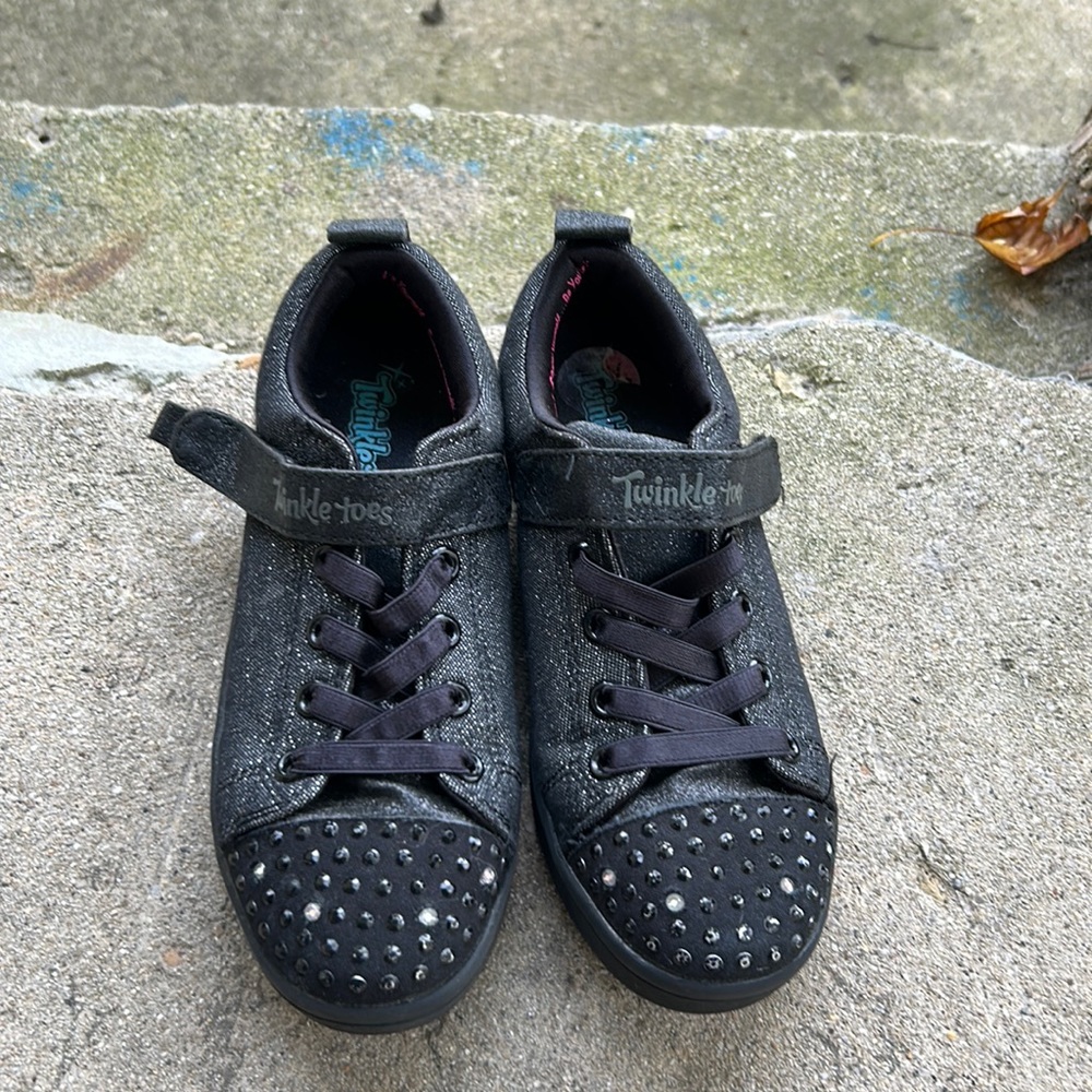 Skechers little girls Twinkle Toes Sparkle Rayz Sparkle Scholars casual sneakers
